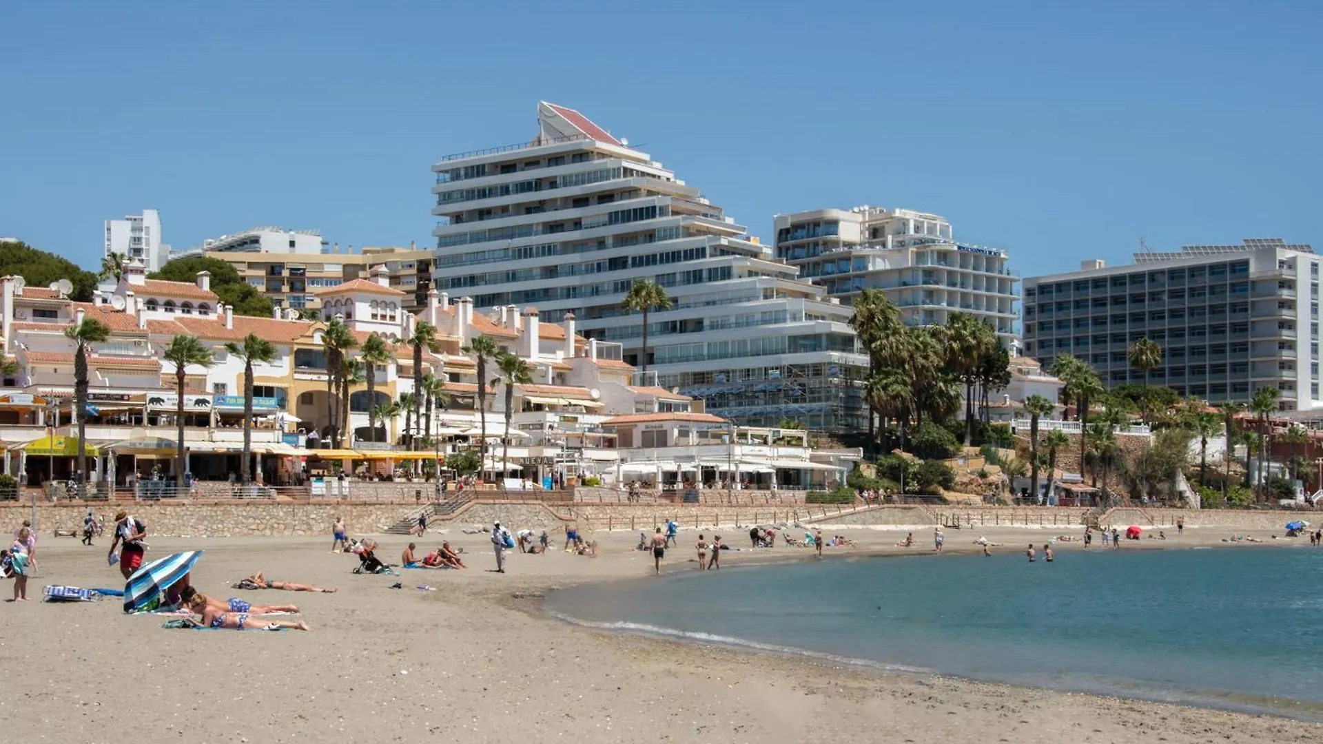Stunning Beachfront Apartment With Sea Views Benalmadena