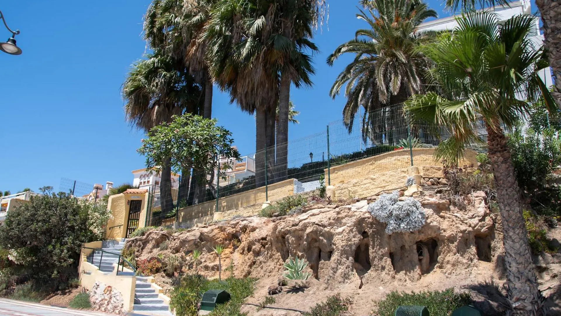 Stunning Beachfront Apartment With Sea Views Benalmádena 0*,  Spanien