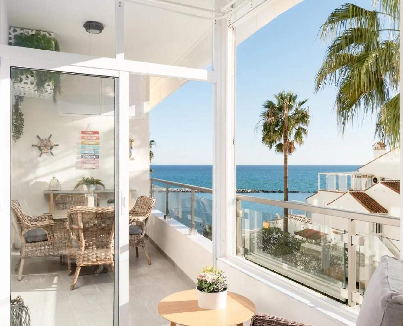 Stunning Beachfront Apartment With Sea Views location